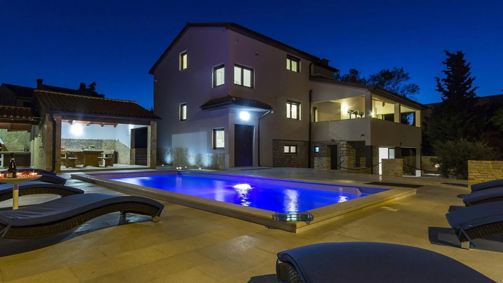 Villa 'L' By Interhome Medulin Croatia