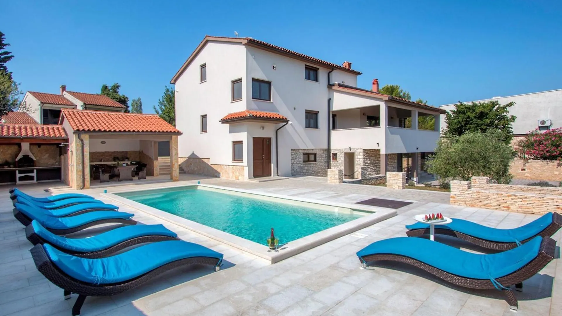 Villa 'L' By Interhome Medulin